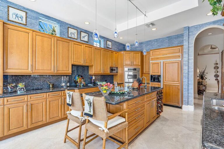 Contemporary Custom Home in The Premier Community of Lake