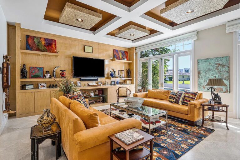 Contemporary Custom Home in The Premier Community of Lake