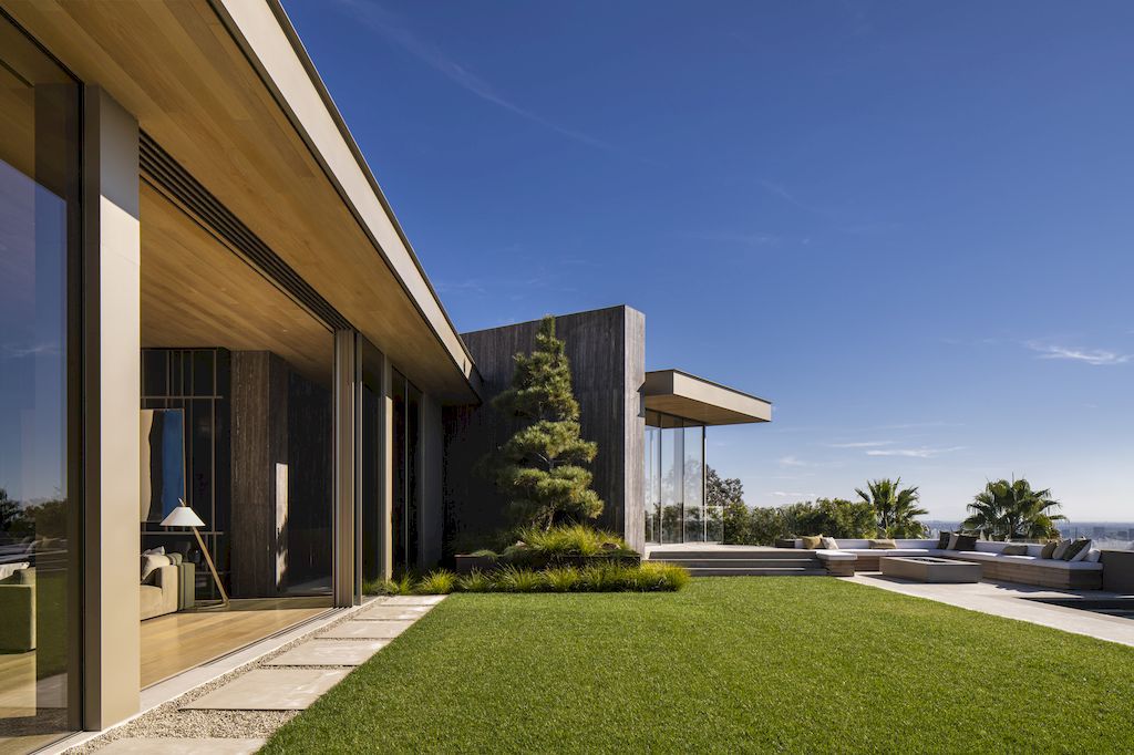 Laurel II House, Inspired by Modernism in California by McClean Design