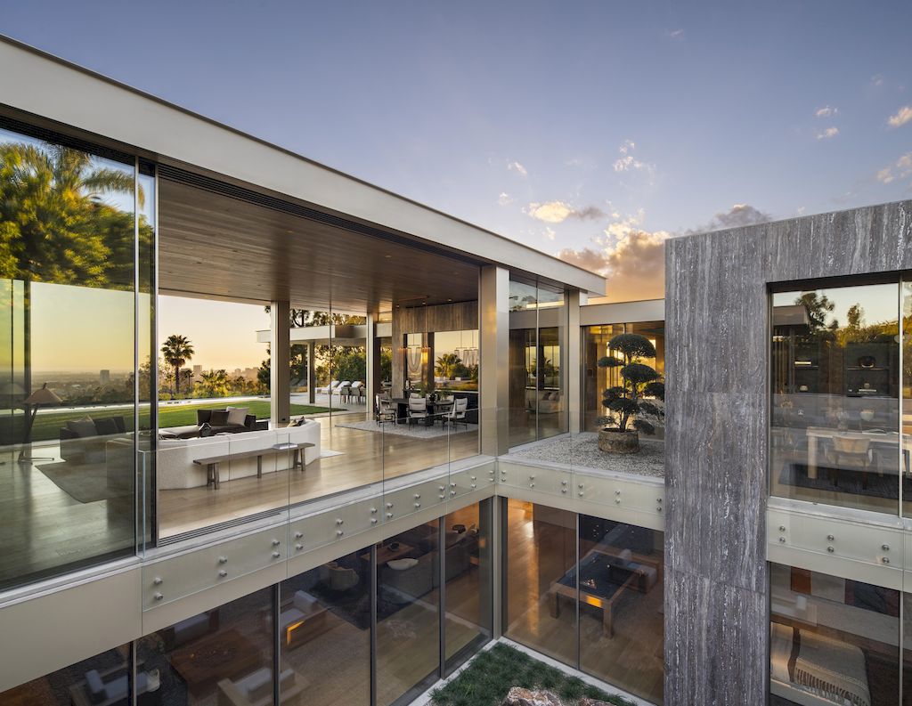 Laurel II House, Inspired by Modernism in California by McClean Design