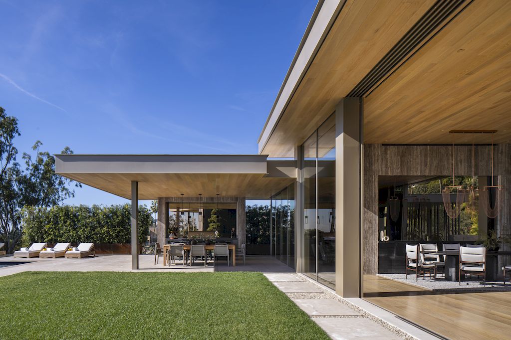 Laurel II House, Inspired by Modernism in California by McClean Design