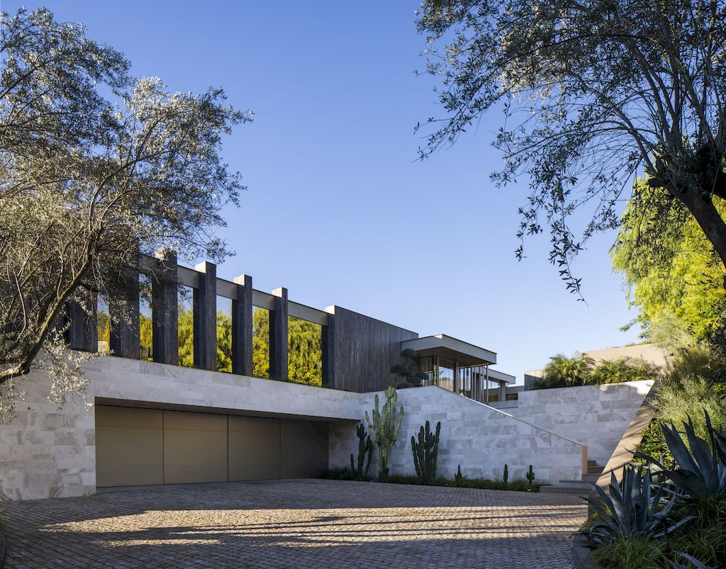 Laurel II House, Inspired by Modernism in California by McClean Design