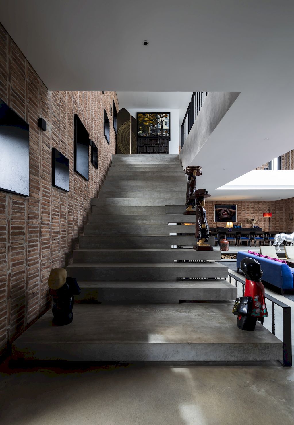 Pi House Combine Western design & Vietnam tradition by D&P Associates