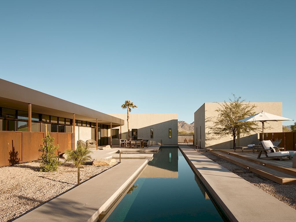 Ski Ranch House Adapts Desert yet Modern in Arizona by The Ranch Mine