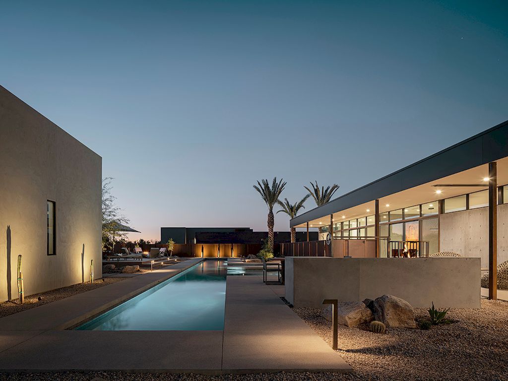 Ski Ranch House Adapts Desert yet Modern in Arizona by The Ranch Mine