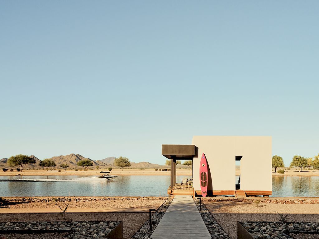 Ski Ranch House Adapts Desert yet Modern in Arizona by The Ranch Mine