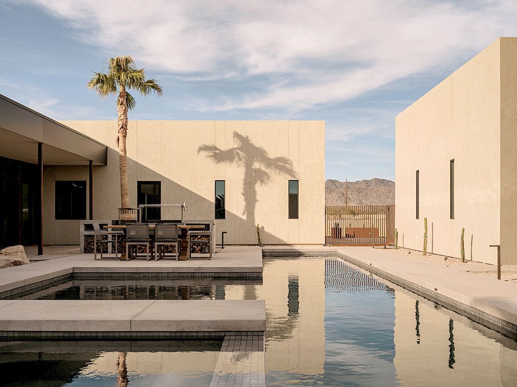 Ski Ranch House Adapts Desert yet Modern in Arizona by The Ranch Mine