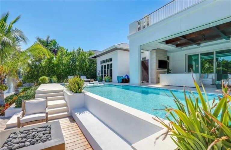 Spectacular Newly Constructed Direct Gulfaccess Waterfront Estate in