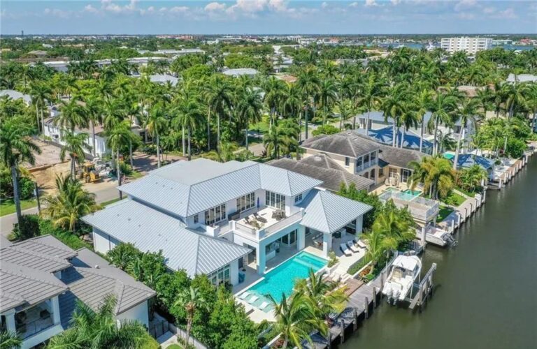 Spectacular Newly Constructed Direct Gulfaccess Waterfront Estate in