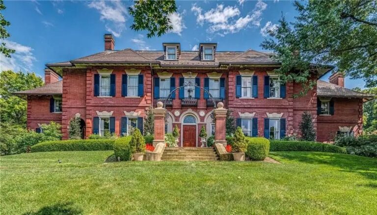 Stately Residence in Pittsburgh, PA Pleasing the Most Discerning Buyer by Its Elegant Beauty Now Listed at $4.4M