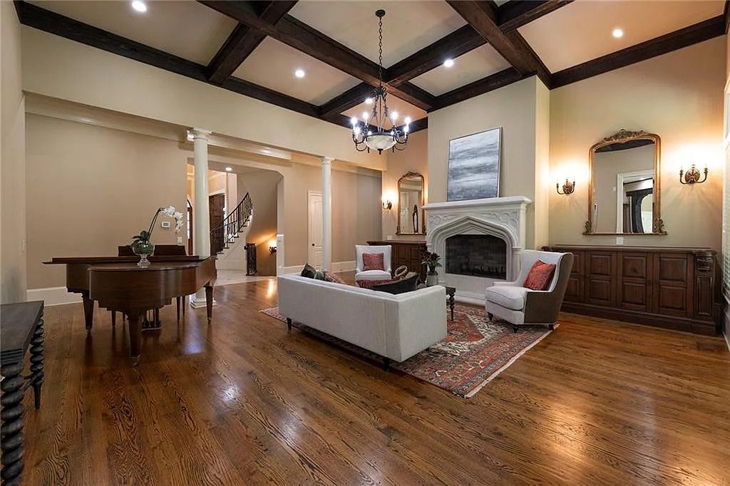 The Estate in Sandy Springs is a luxurious home having a great open floor plan layout of space now available for sale. This home located at 195 Saint Nicholas Cir, Sandy Springs, Georgia; offering 06 bedrooms and 08 bathrooms with 7,799 square feet of living spaces. 