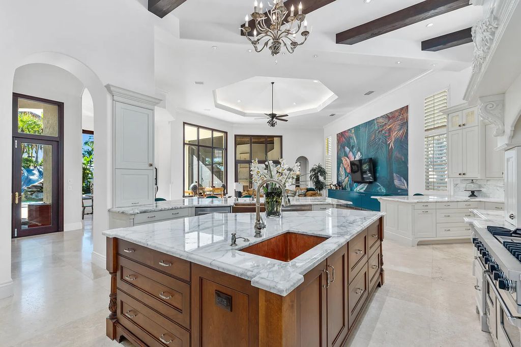 314 W Riverside Drive, Jupiter, Florida, was built in 2003, updated and renovated over the last 2 years, and features over 13,000 total square feet with 190' of water frontage along the Loxahatchee River. It offers exceptional A-rated private and public schools and great restaurants.