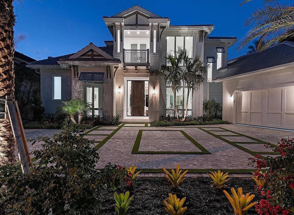 3139 Leeward Lane, Naples, Florida, is appointed by Calusa Bay Design with spectacular, wide-water, western views.