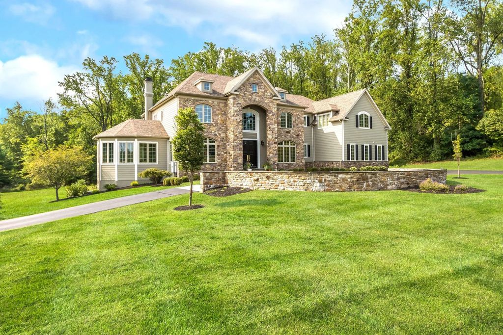 The Estate in New Hope is a luxurious home beautiful totally updated with impressive features now available for sale. This home located at 3 Great Hills Rd, New Hope, Pennsylvania; offering 06 bedrooms and 07 bathrooms with 6,364 square feet of living spaces. 