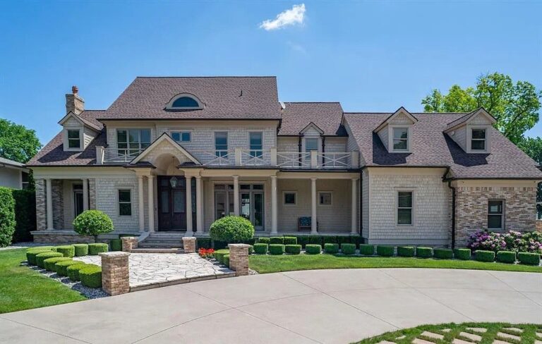 This $2.39M Gorgeous Lakefront Home in Port Huron, MI Offers Tons of Space for Entertaining and Tons of Space for Relaxation