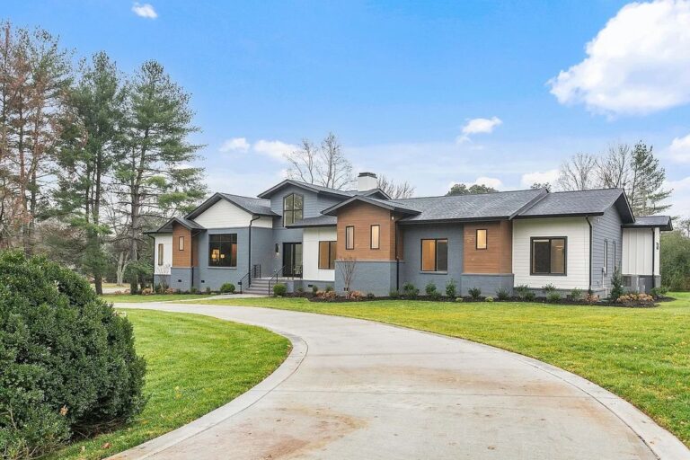 This $3.25M Incredible New Home in Nashville, TN Offers Amazing Interior and Exterior Finishes