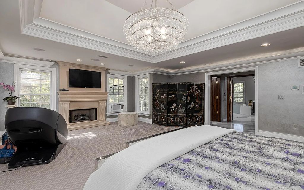 The Estate in Villanova is a luxurious home professionally renovated from top to bottom now available for sale. This home located at 1300 Valley Rd, Villanova, Pennsylvania; offering 06 bedrooms and 10 bathrooms with 10,900 square feet of living spaces.