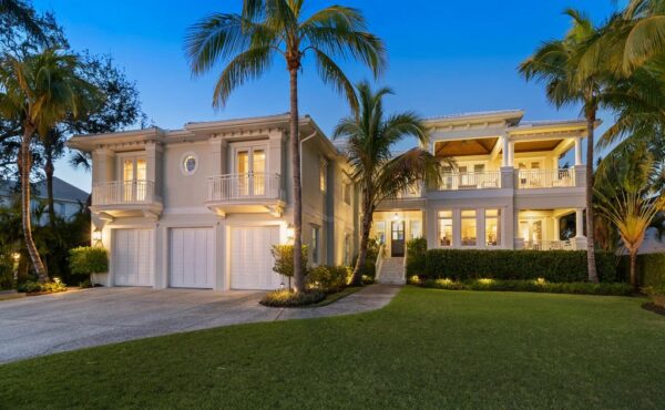 This $6.5 Million Impeccable Home in Sarasota, Florida offers Relaxed Luxury Inside and Out for Perfection in Waterfront Living