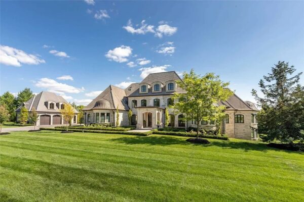 This C$14.5M Timeless and Peaceful Estate Showcases Meticulously Crafted Living Space in Ontario, Canada