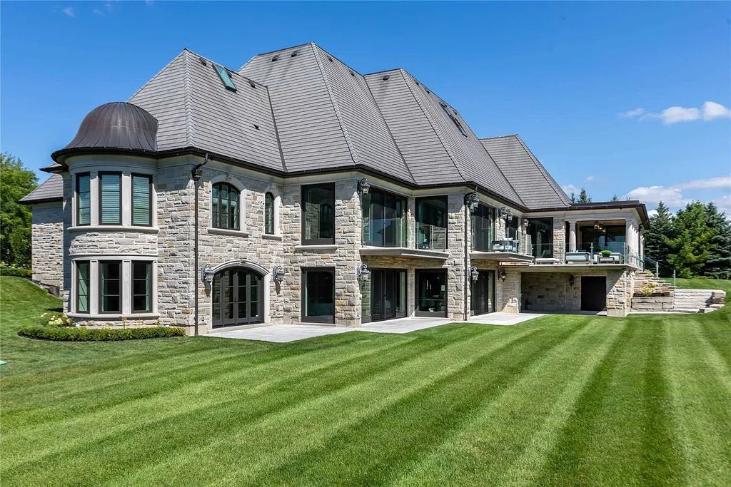 The Estate in Ontario is a luxurious home having all amenities for your best entertainment such as an indoor spa, indoor pool, steam room, Scandinavian sauna, wine room and theatre room now available for sale.