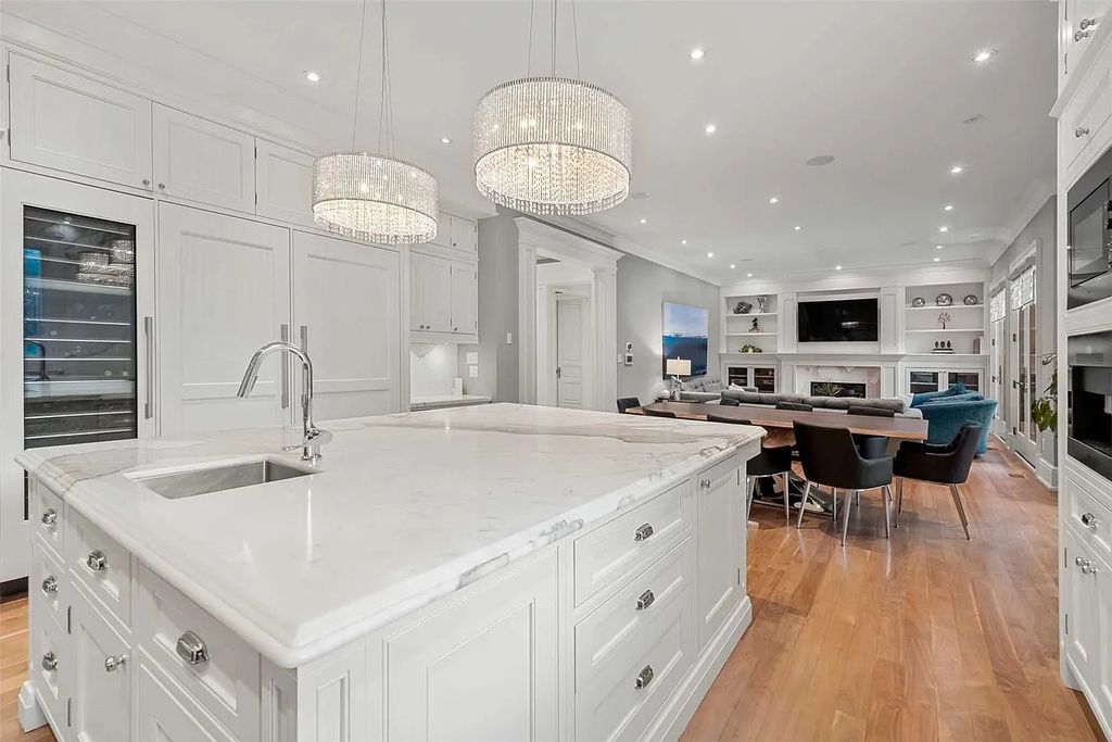 The Estate in Ontario is a luxurious home built with quality workmanship and superior materials now available for sale. This home located at 86 Thornridge Dr, Vaughan, Ontario, Canada; offering 06 bedrooms and 09 bathrooms with 9,000 square feet of land. 