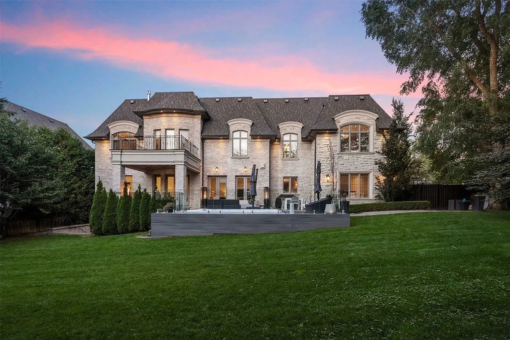 The Estate in Ontario is a luxurious home built with quality workmanship and superior materials now available for sale. This home located at 86 Thornridge Dr, Vaughan, Ontario, Canada; offering 06 bedrooms and 09 bathrooms with 9,000 square feet of land. 