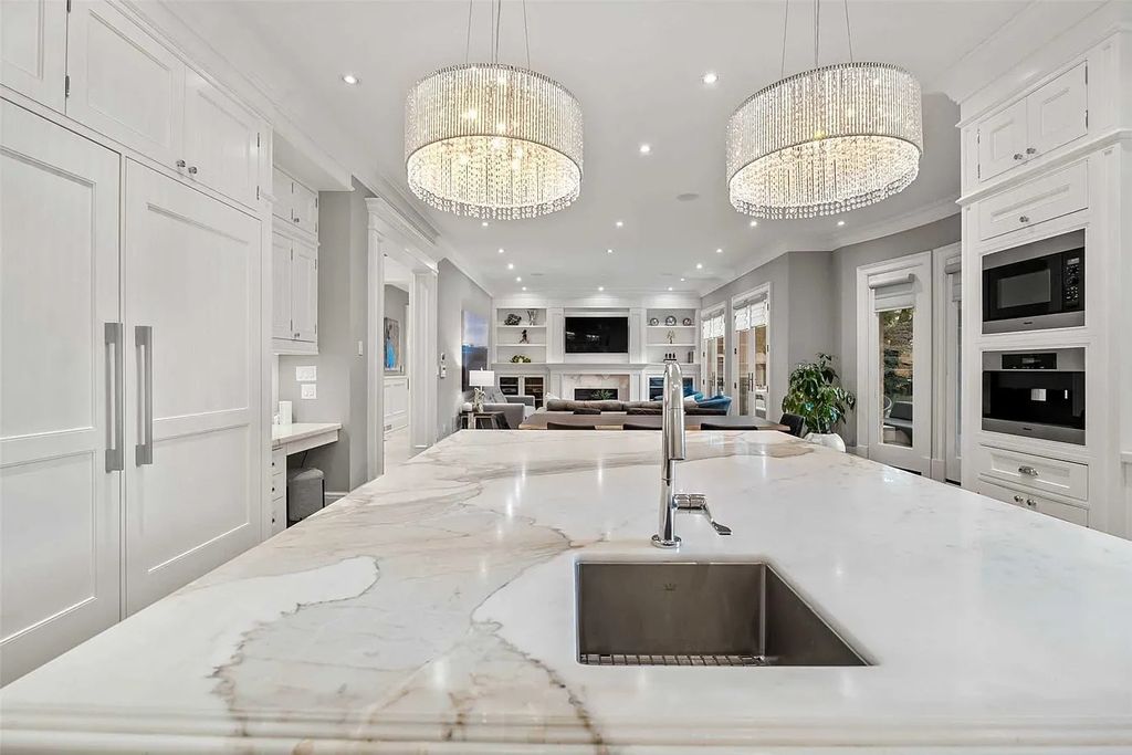 The Estate in Ontario is a luxurious home built with quality workmanship and superior materials now available for sale. This home located at 86 Thornridge Dr, Vaughan, Ontario, Canada; offering 06 bedrooms and 09 bathrooms with 9,000 square feet of land. 