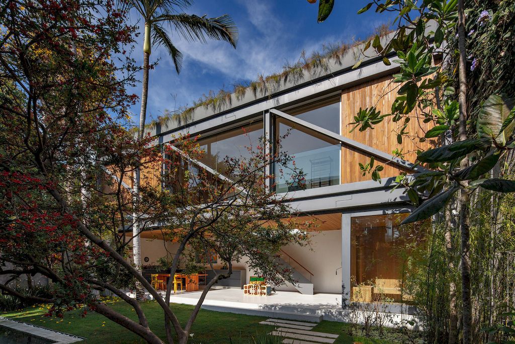 Truss House in Brazil by Terra Capobianco & Galeria Arquitetos