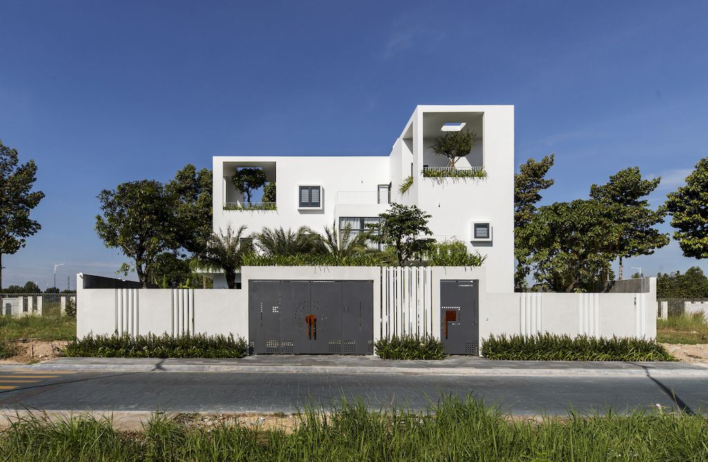 Villa Connect, nice L-shape with nature connection by Story Architecture