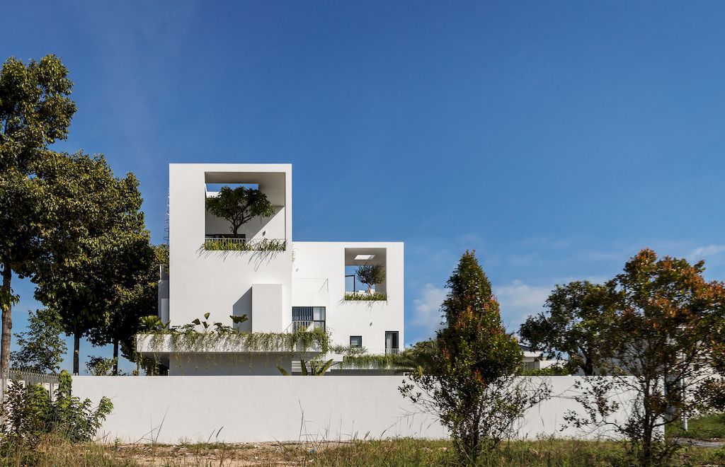 Villa Connect, nice L-shape with nature connection by Story Architecture