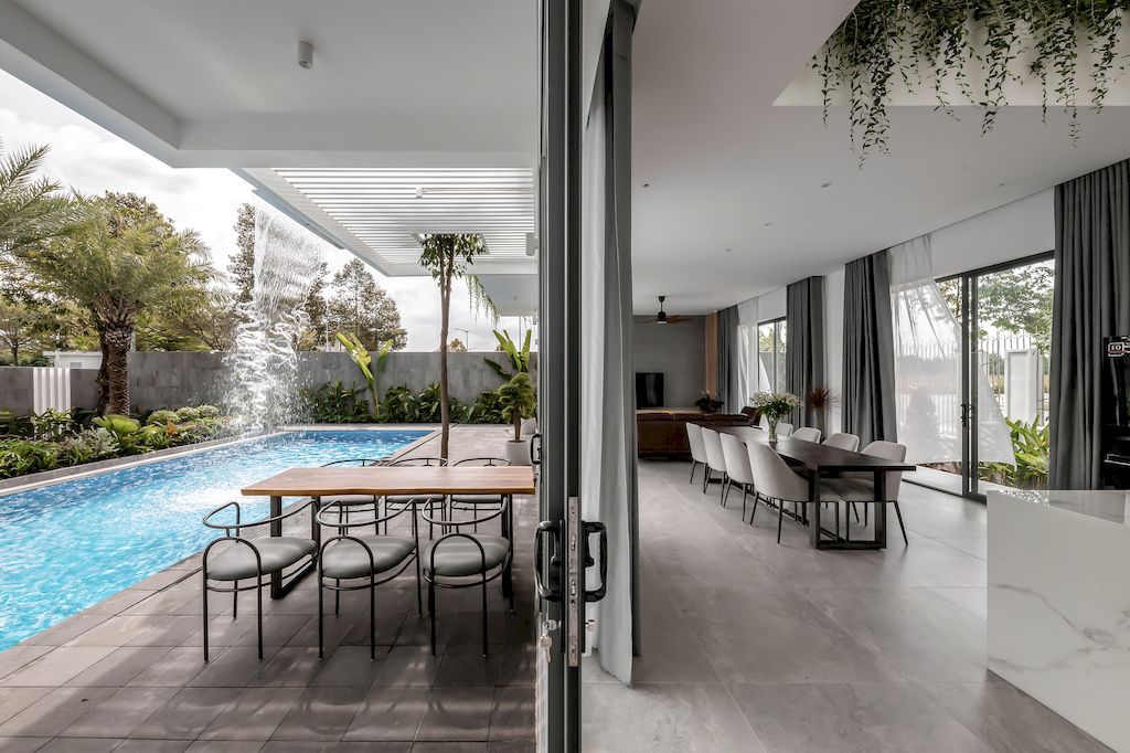 Villa Connect, nice L-shape with nature connection by Story Architecture
