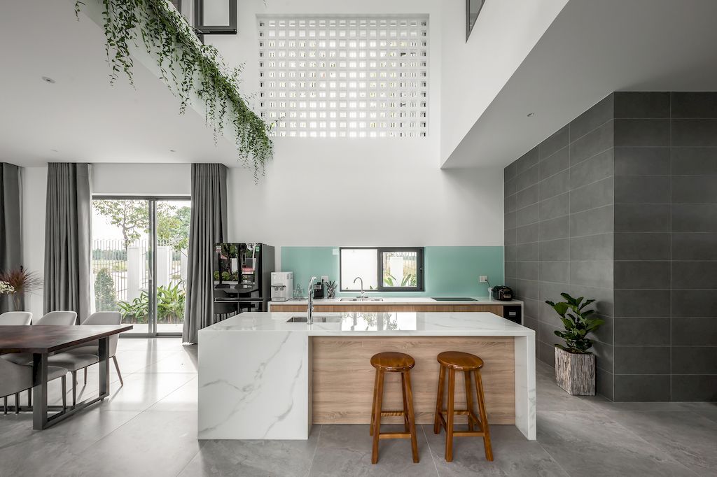 Villa Connect, nice L-shape with nature connection by Story Architecture