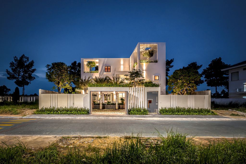 Villa Connect, nice L-shape with nature connection by Story Architecture