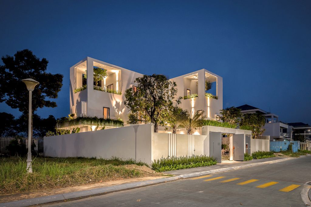 Villa Connect, nice L-shape with nature connection by Story Architecture