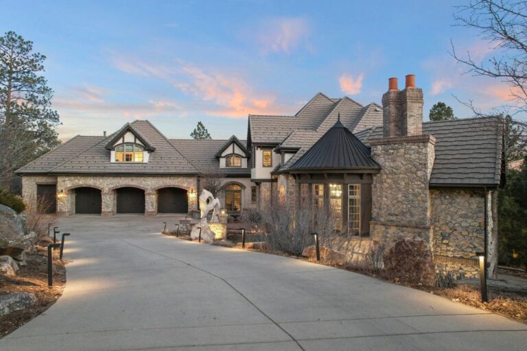 A Magnificent Residence in Castle Rock, Colorado with Nearly 9,000 SF