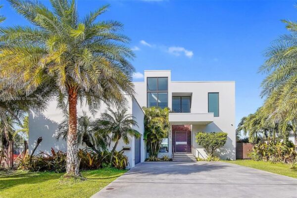A Modern Estate with 78 Feet of Prime Waterfront and Breathtaking Views is Asking $12.9 Million in Miami Beach, Florida