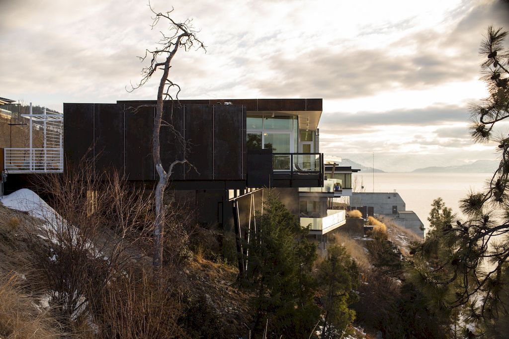 Alton Cliff House, prominent home floats over a slope by f2a Architecture