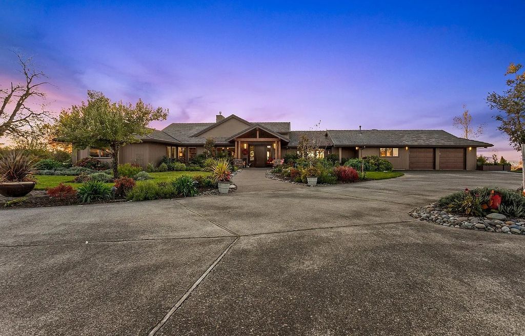 The Estate in West Linn is a luxurious home fully-fenced with gated entrance and extensive upgrades now available for sale. This home located at 3110 SW Mountain Ln, West Linn, Oregon; offering 07 bedrooms and 04 bathrooms with 4,048 square feet of living spaces.