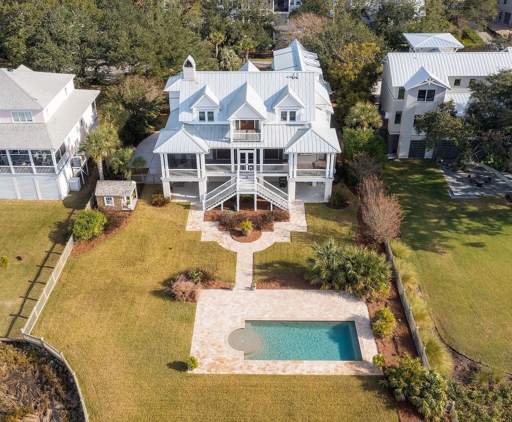The Estate in Mount Pleasant is a luxurious home with panoramic views of Charleston Harbor from the Ravenel Bridge to Ft. Sumter now available for sale. This home located at 362 Schweers Ln, Mount Pleasant, South Carolina; offering 04 bedrooms and 06 bathrooms with 4,522 square feet of living spaces.