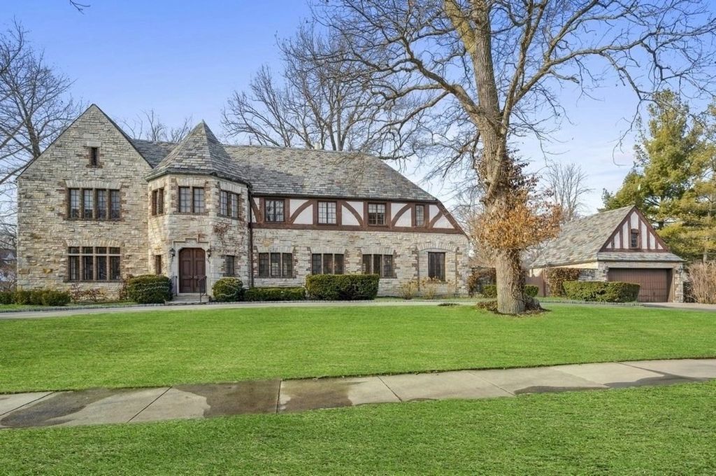 The House in Kenilworth is a distinguished home with a stately circular drive boasts an extra large lot...over a half acre, now available for sale. This home located at 355 Kenilworth Ave, Kenilworth, Illinois