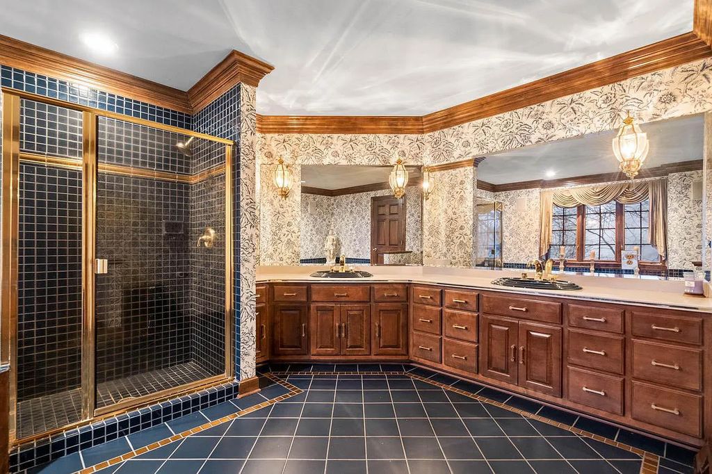 The Estate in Oconomowoc is a luxurious home with luxurious details throughout and unparalleled lakefront views now available for sale. This home located at 34595 Springbank Rd, Oconomowoc, Wisconsin; offering 04 bedrooms and 04 bathrooms with 5,694 square feet of living spaces.