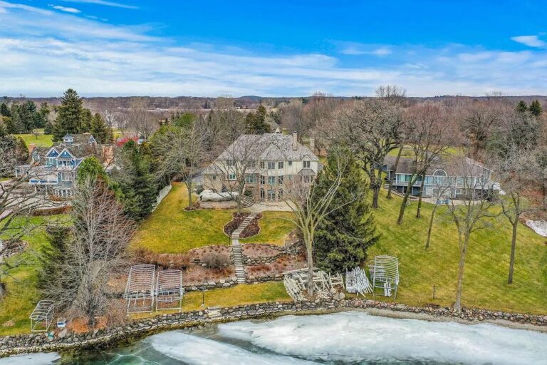 Discover the Tranquil Serenity of Lakeside Living in this 4.495M