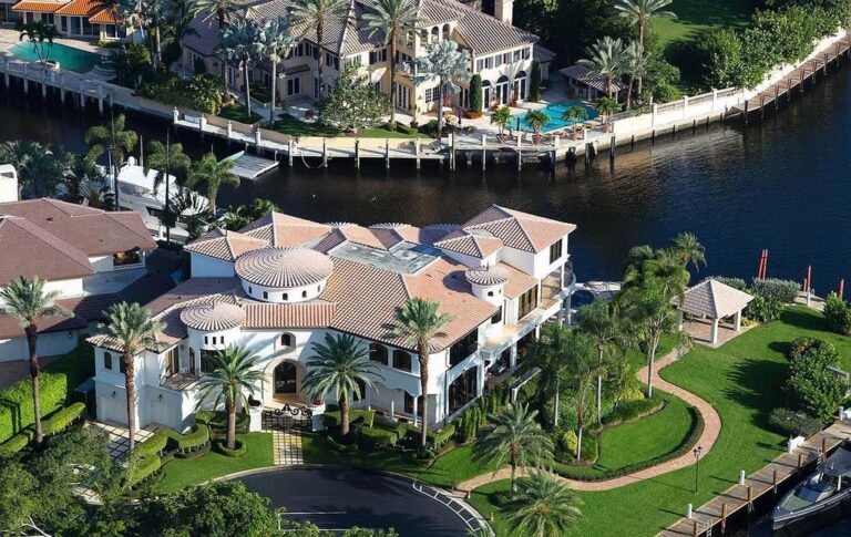 Dramatically Scaled for a Major Art Collection, This $8.95 Million Home in Boca Raton, Florida Offer Art Enthusiasts a Paradise to Call Their Own
