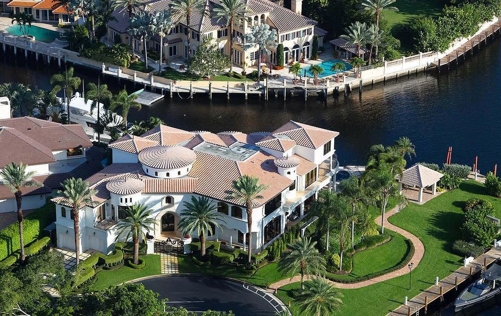 775 Oriole Circle located in the prestigious community of Boca Raton, Florida is a Sanctuary Deepwater showplace, constructed in 2003 by Cudmore Builders and designed by award-winning Affiniti Architects.