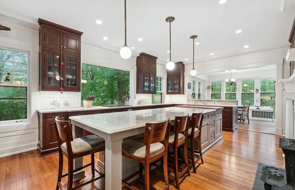 The Home in Highland Park is recently renovated to include a mix of authenticity and modern amenities, now available for sale. This home located at 80 Laurel Ave, Highland Park, Illinois