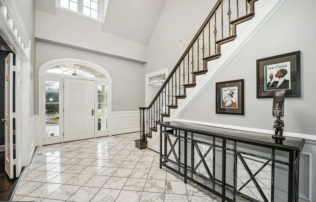 The Estate in Potomac is a luxurious home offering a country club setting now available for sale. This home located at 8908 Hunt Valley Ct, Potomac, Maryland; offering 05 bedrooms and 06 bathrooms with 7,118 square feet of living spaces. 