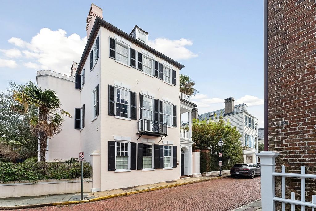 The Estate in Charleston is a luxurious home meticulously restored on a historic and lush setting now available for sale. This home located at 38 Church St, Charleston, South Carolina; offering 05 bedrooms and 08 bathrooms with 5,891 square feet of living spaces. 