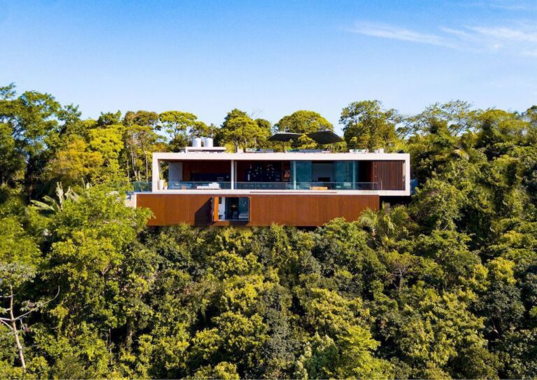 House of Toninhas, dialogue between design & nature by 24 7 Arquitetura