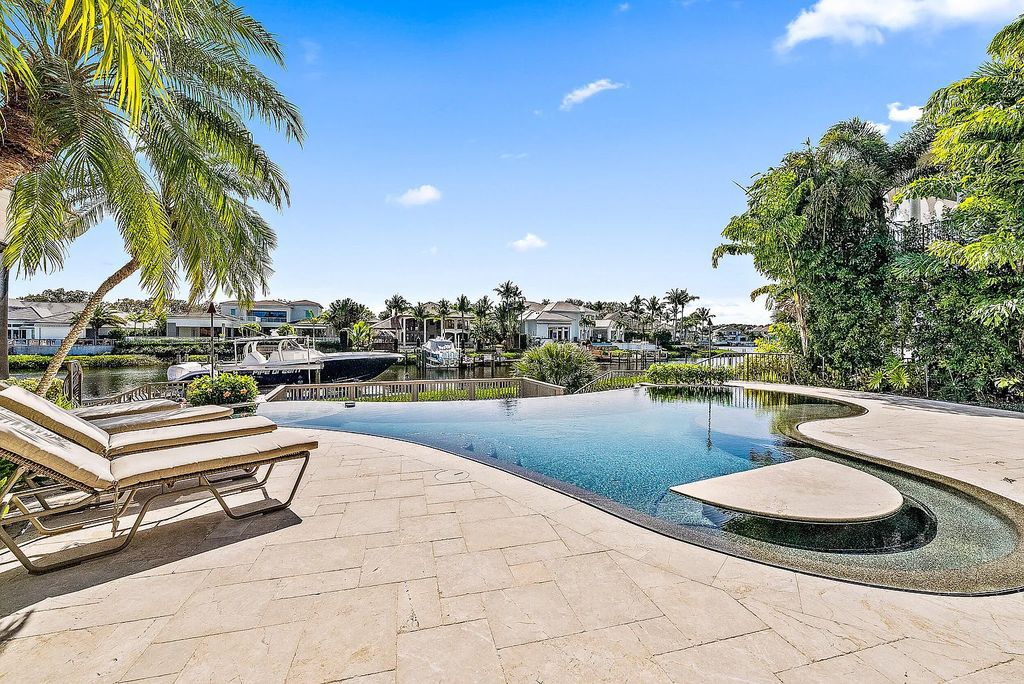 131 Commodore Drive, Jupiter, Florida, is located un the premier Northern Palm Beach County Golf and Boating Community. It features luxurious rooms and plenty of room for entertaining.