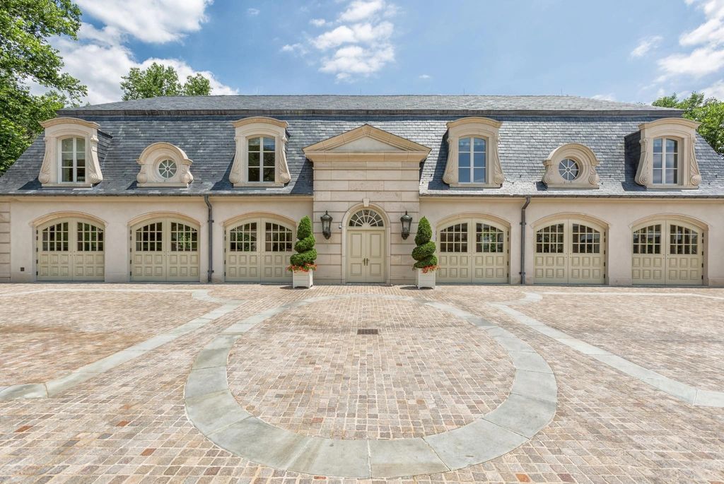 The Mansion in Rockville is a collaboration between renowned architect, John Ike, designer, Geoffrey Bradfield, and Horizon Builders, now available for sale. This home located at 11900 River Rd, Rockville, Maryland